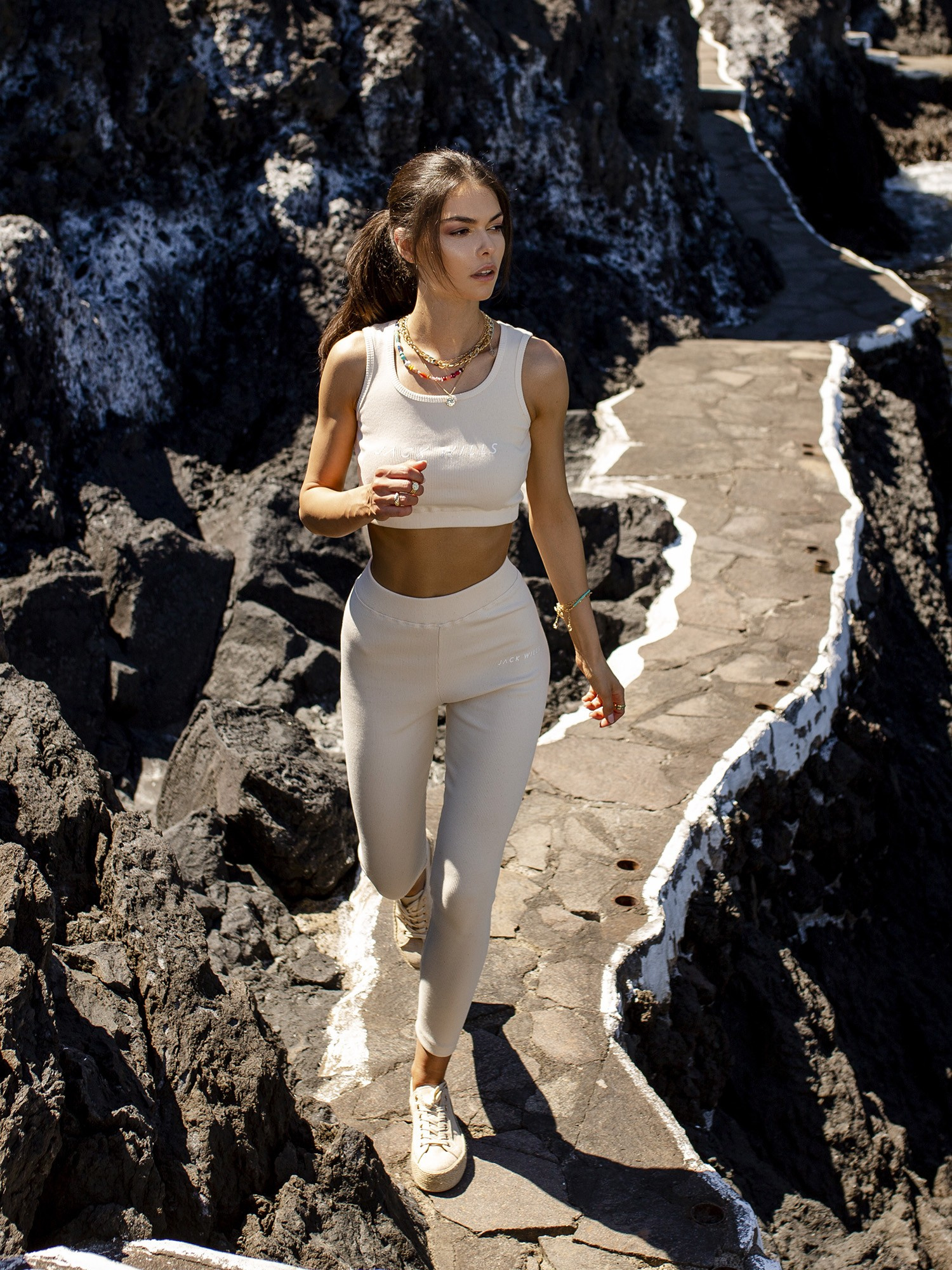 Sportowy komplet top z legginsami Jack Wills ecru