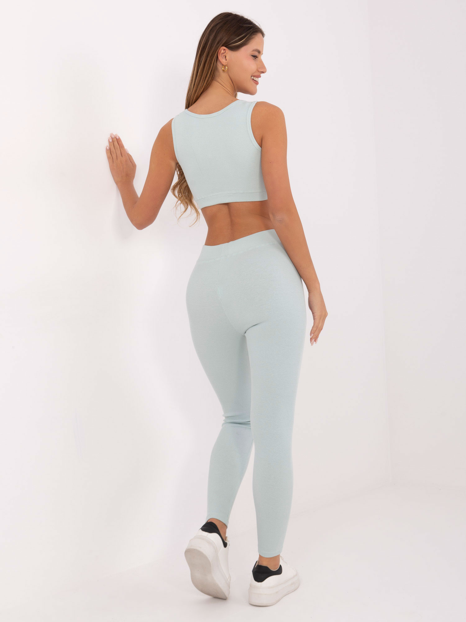 Sportowy komplet top z legginsami Jack Wills jasny niebieski